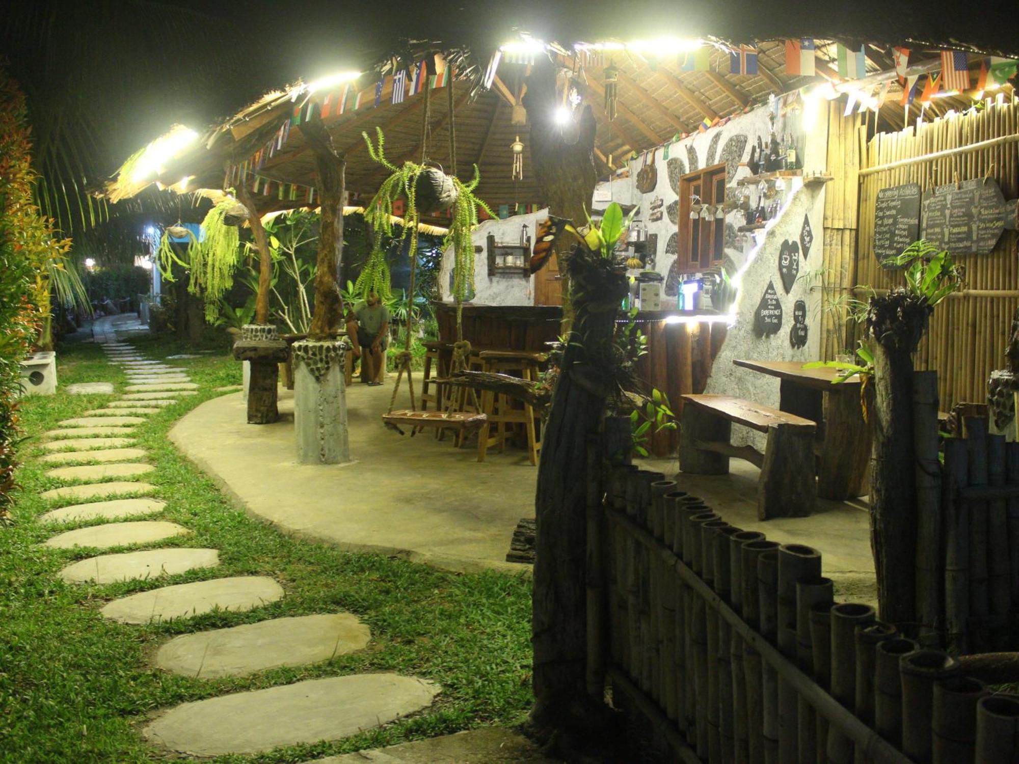 Eco Trekking Lodge, Bar & Jungle Tour'S Bukit Lawang Exterior photo