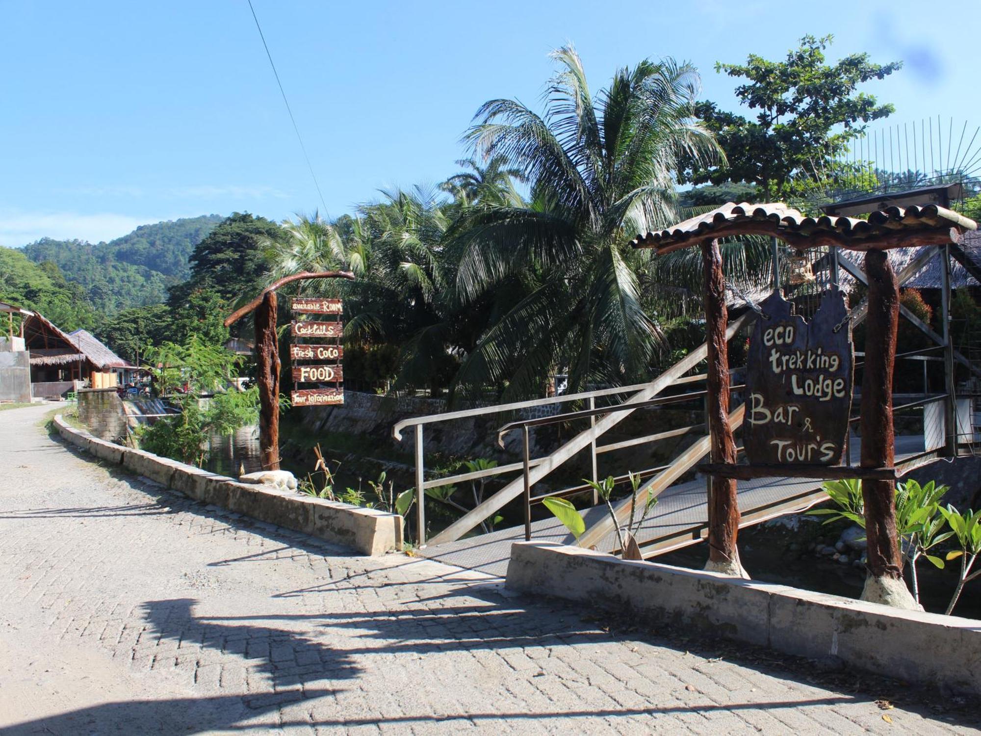 Eco Trekking Lodge, Bar & Jungle Tour'S Bukit Lawang Exterior photo